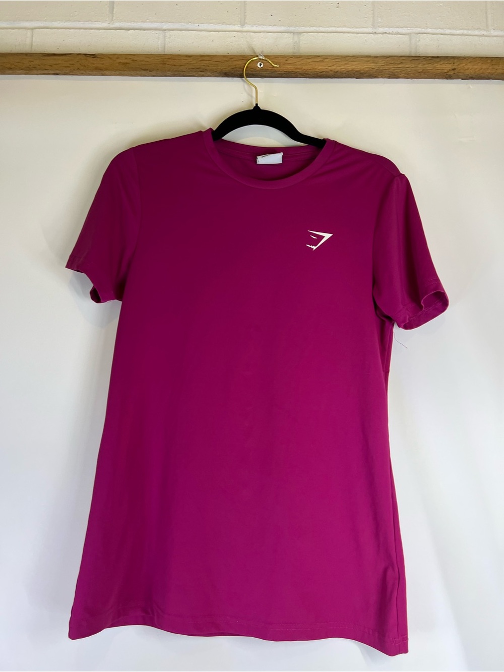 Gymshark Short Sleeve Tee in Magenta Pink size Small Athletic Workout